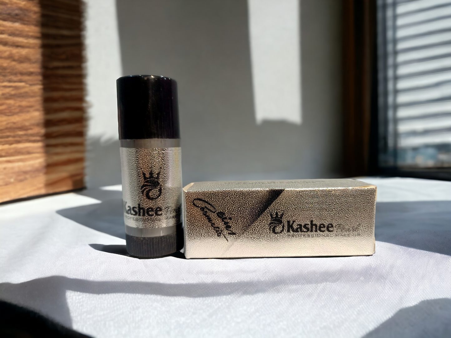 Kashee Pearl Professional TV Paint Stick Foundation/Base